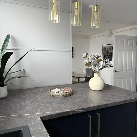 Luxury No 19 Bradford (West Yorkshire)