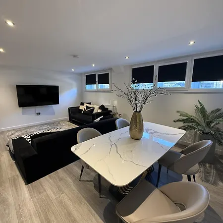 Luxury No 19 Bradford (West Yorkshire)